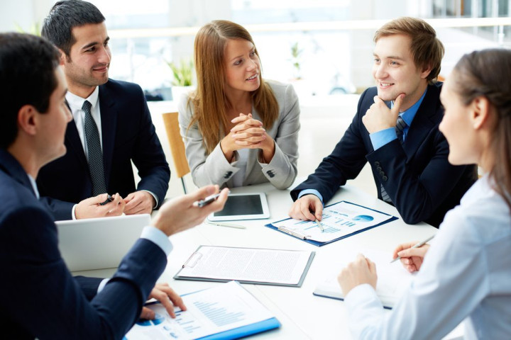 Meetings-Pressmaster-Shutterstock.com_